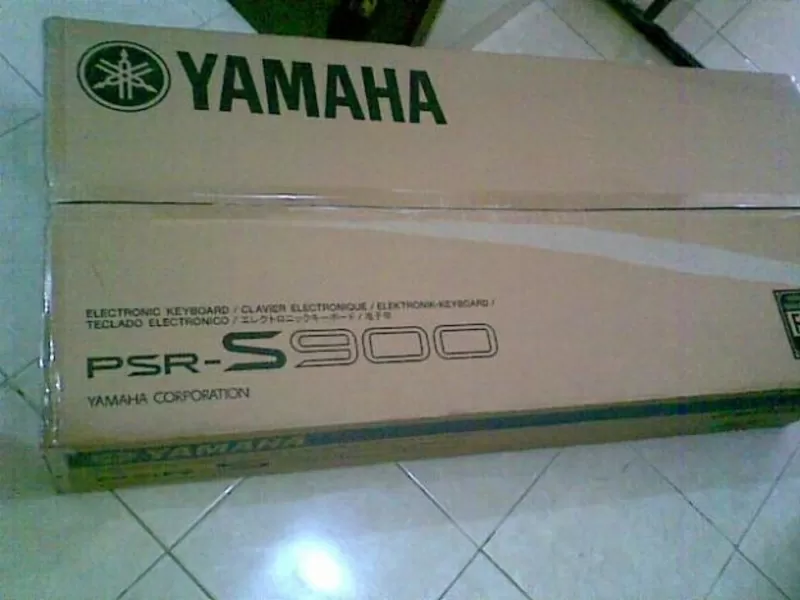  Yamaha PSRS900 61 Key Arranger Workstation------$800usd